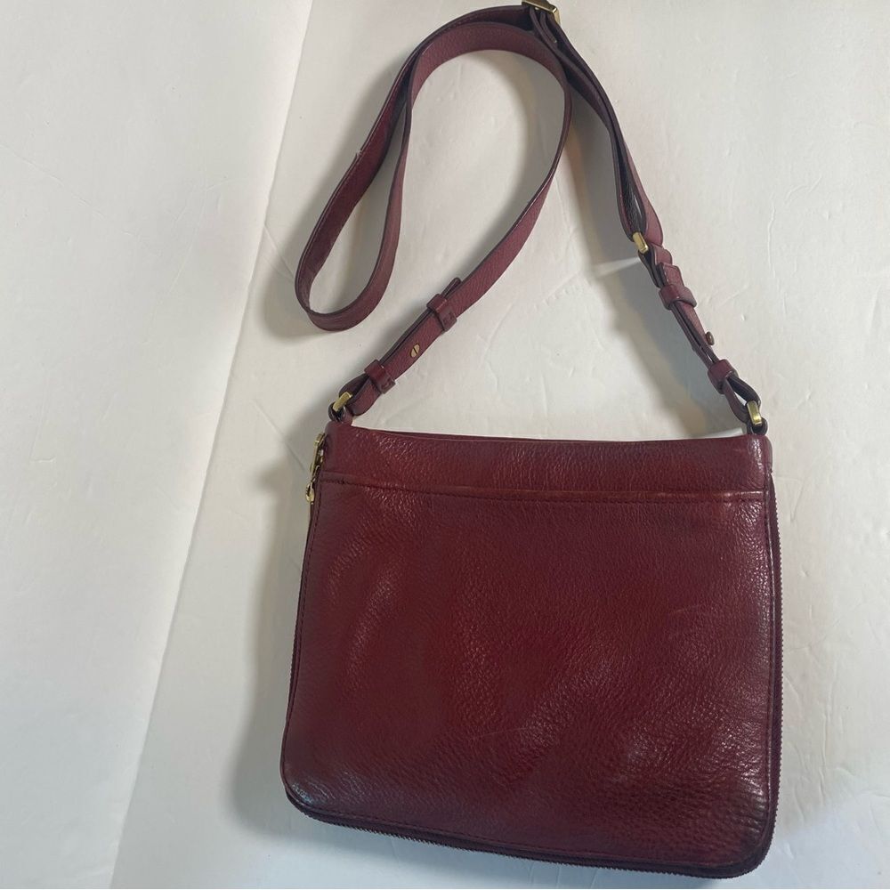 Fossil Vintage Burgundy Pebble Leather Purse W/Adjustable Zipper Sides